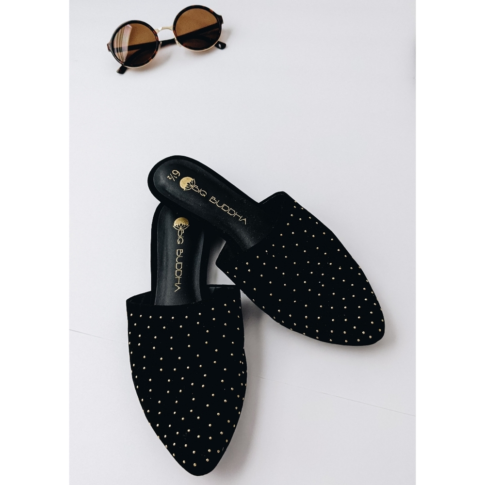 Studded black Pointed Mules